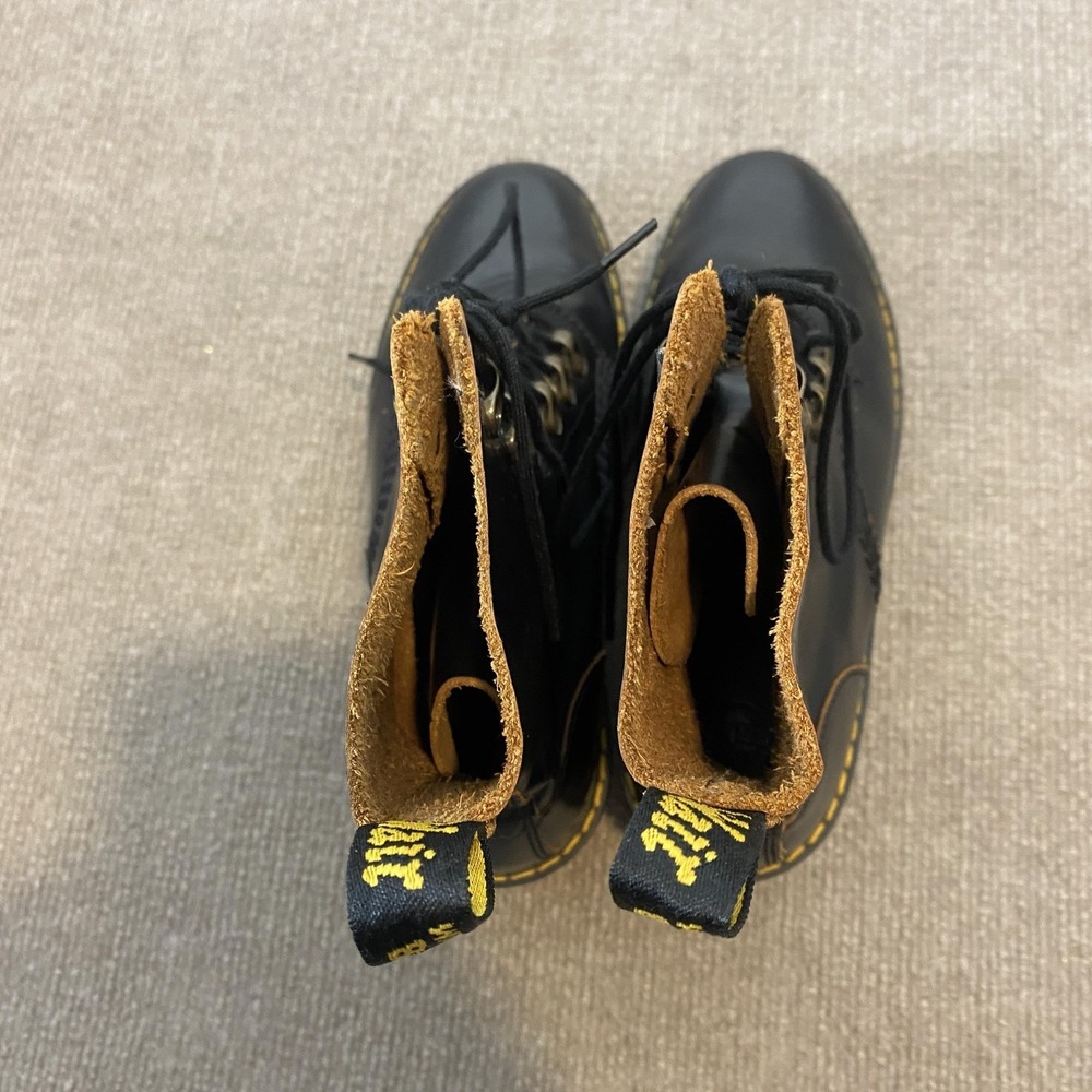 Dr. Martens Leona Boots Womens Size 7 Black Leather Combat Platform Lace Up Y2K - Picture 8 of 11